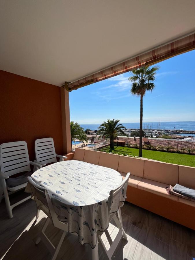 Avec Vue Et Piscine *