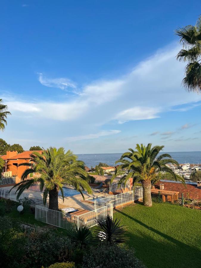 Avec Vue Et Piscine